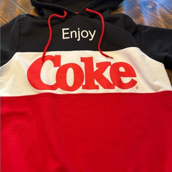 Enjoy Coke? Like new short sleeve Men’s Hoodie. Size Small - Picture 2 of 7